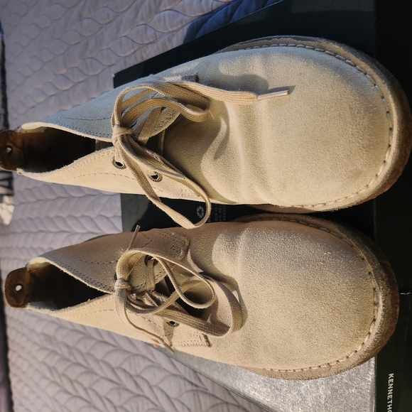 Levi's Other - Tan Boots with Lightweight Design and Breathable Material